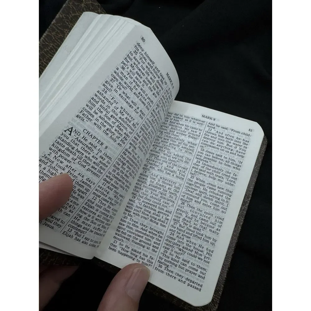New Testament Psalms Proverbs Brown Pocket Size Gideons Bible